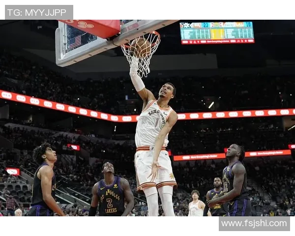 文班亚马新秀赛季表现惊艳场均20分10篮板3盖帽领跑联盟新秀榜